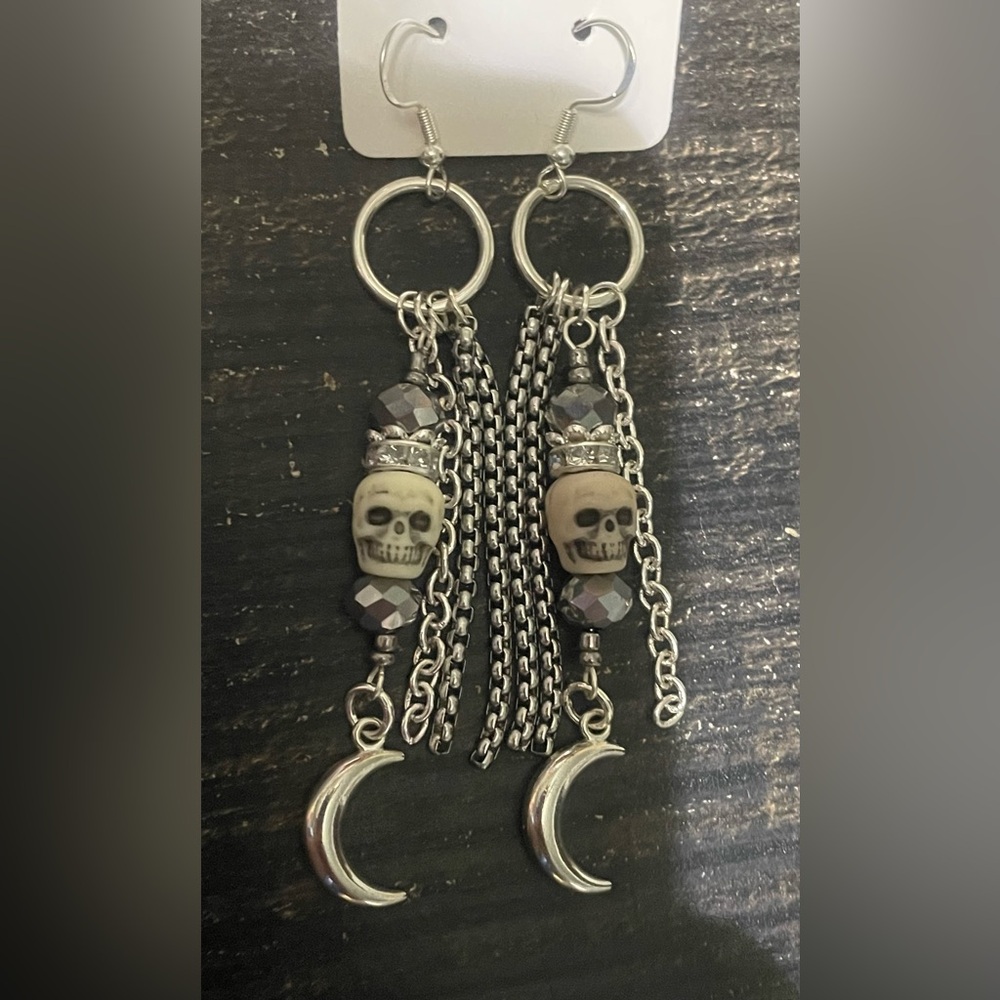 Silver Skull Dangle Earrings - Picture 3 of 5